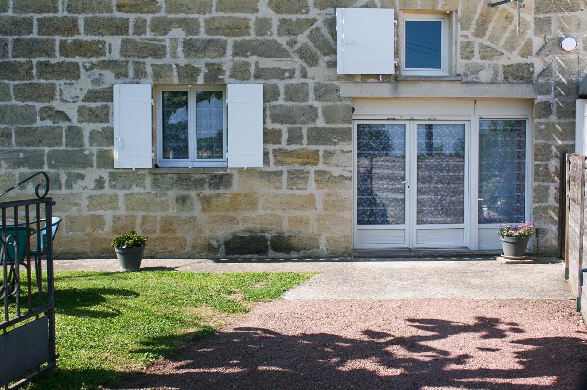 Gite De Catherine Saint-Christophe-des-Bardes Kültér fotó